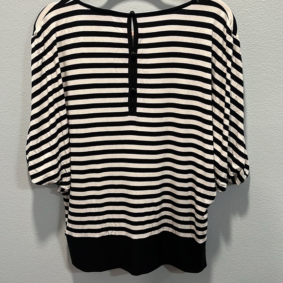 Joseph Ribkoff blouse - Picture 4 of 6